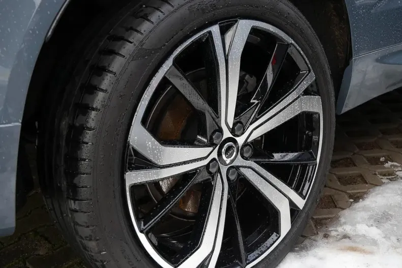 Volvo XC60 din 2023 cu 22.975 km - oferta VOL174424 - foto 12