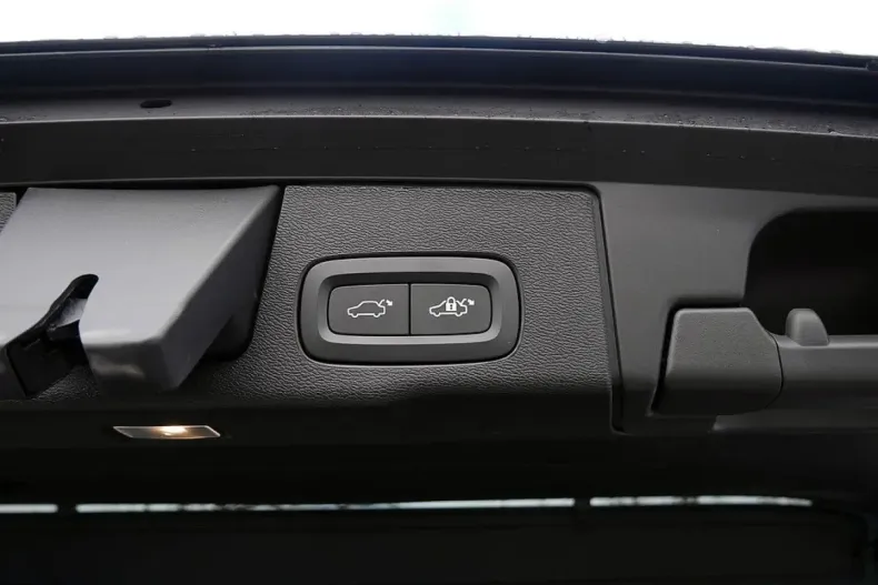 Volvo XC60 din 2023 cu 22.975 km - oferta VOL174424 - foto 14