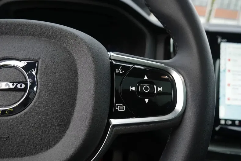 Volvo XC60 din 2023 cu 22.975 km - oferta VOL174424 - foto 29