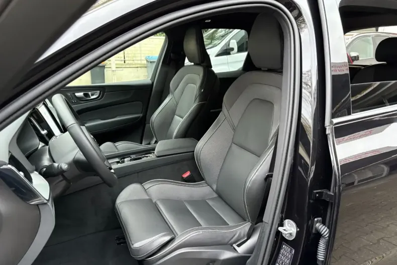 Volvo XC60 din 2025 cu 26.891 km - oferta VOL174429 - foto 9