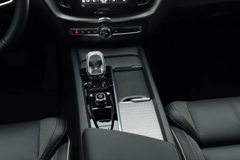 Volvo XC60 din 2025 cu 26.891 km - oferta VOL174429 - foto 14