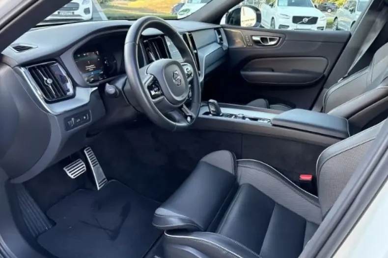 Volvo XC60 din 2022 cu 43.915 km - oferta VOL174431 - foto 11