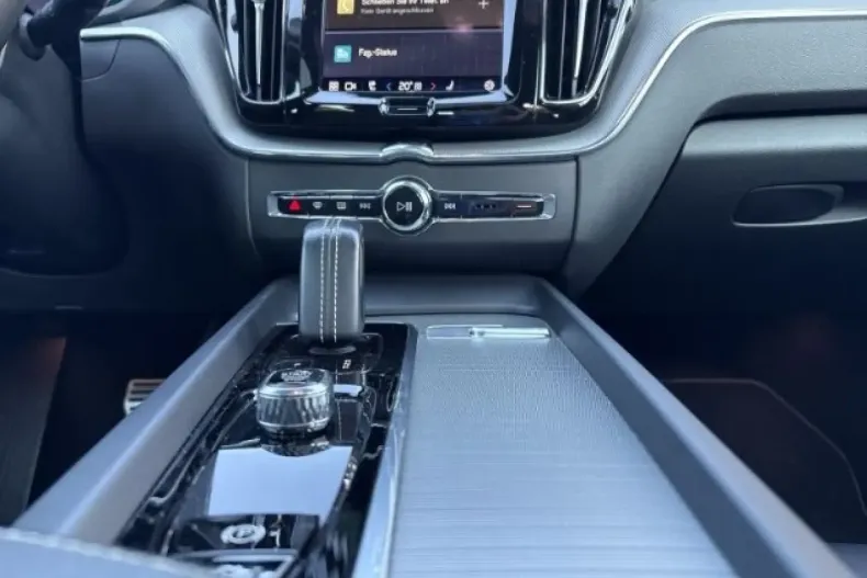 Volvo XC60 din 2022 cu 43.915 km - oferta VOL174431 - foto 15