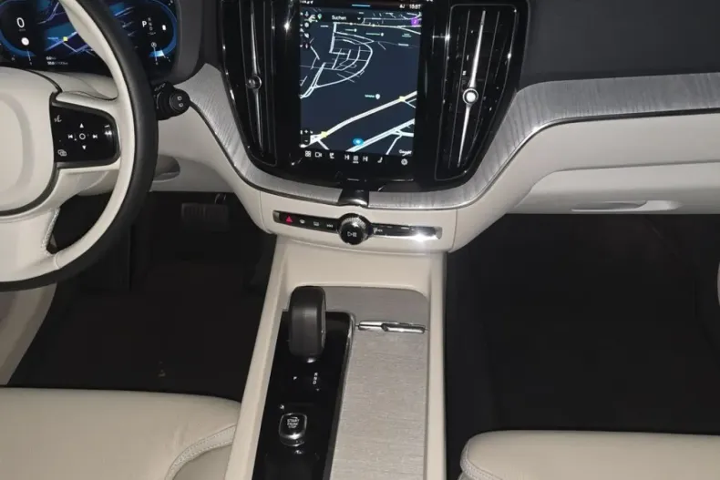 Volvo XC60 din 2024 cu 6.872 km - oferta VOL174434 - foto 11