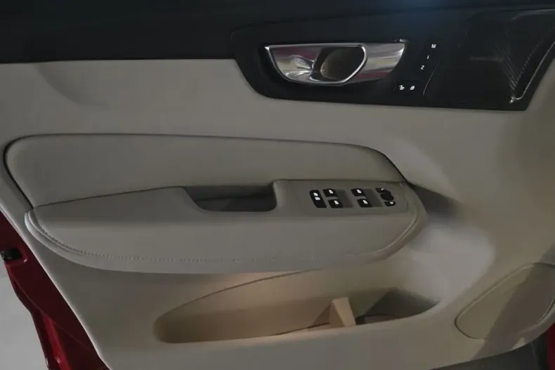 Volvo XC60 din 2024 cu 6.872 km - oferta VOL174434 - foto 13