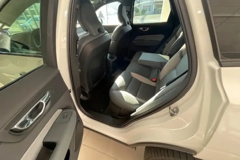 Volvo XC60 din 2022 cu 30.108 km - oferta VOL174435 - foto 8