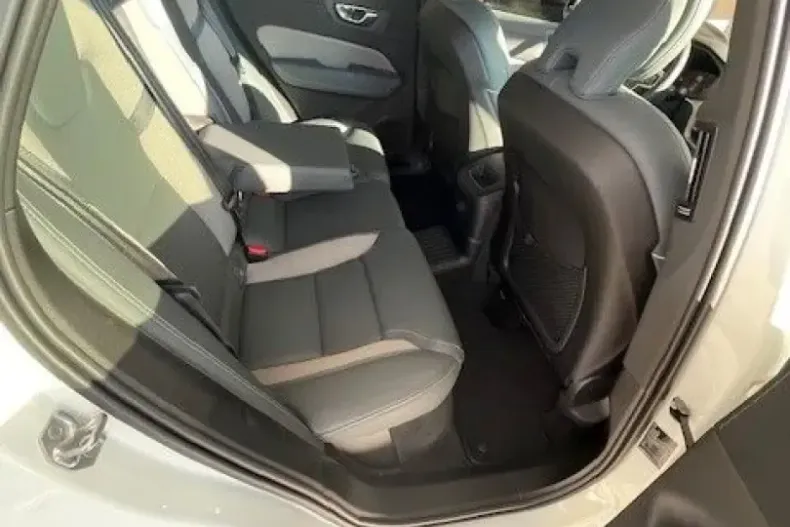 Volvo XC60 din 2022 cu 30.108 km - oferta VOL174435 - foto 9