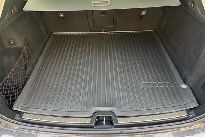 Volvo XC60 din 2022 cu 37.075 km - oferta VOL174447 - foto 13