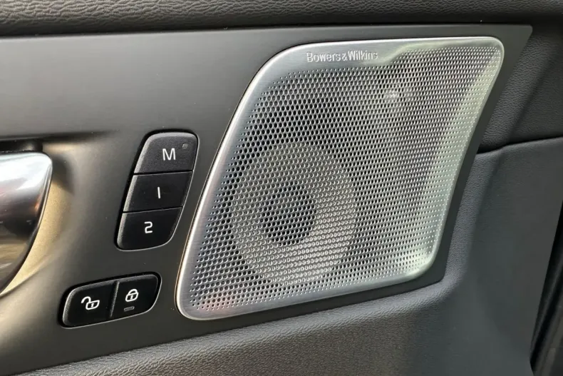 Volvo XC60 din 2022 cu 30.500 km - oferta VOL174449 - foto 9