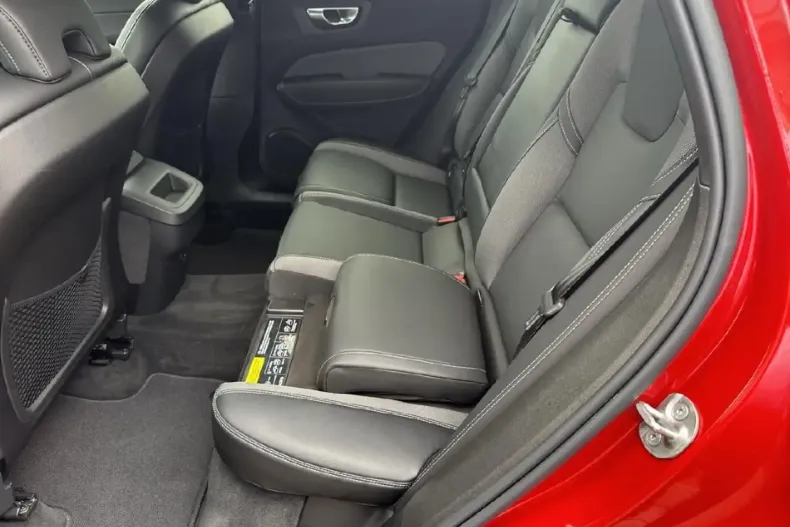 Volvo XC60 din 2023 cu 34.955 km - oferta VOL174450 - foto 5