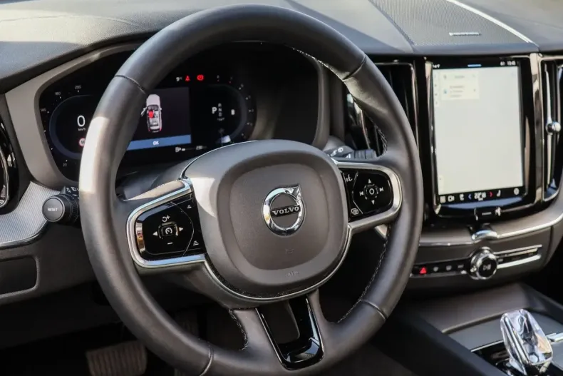 Volvo XC60 din 2024 cu 14.700 km - oferta VOL174479 - foto 8