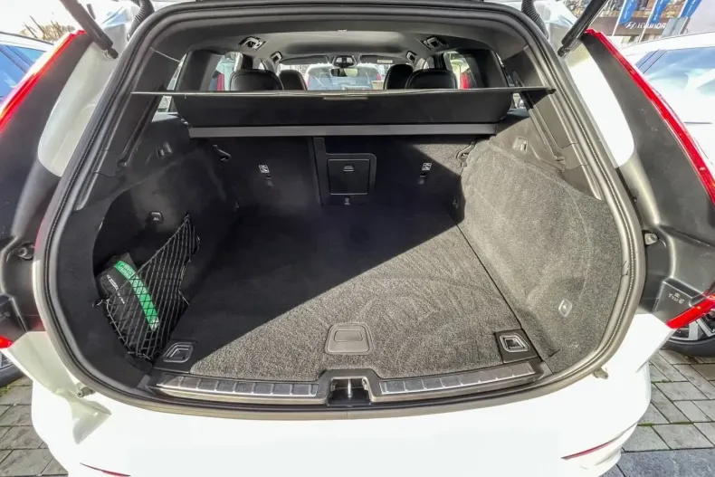 Volvo XC60 din 2024 cu 14.700 km - oferta VOL174479 - foto 10