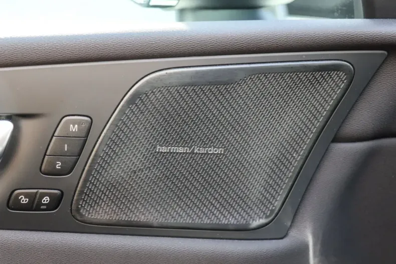 Volvo XC60 din 2024 cu 14.700 km - oferta VOL174479 - foto 13