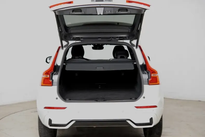 Volvo XC60 din 2023 cu 29.550 km - oferta VOL174481 - foto 6