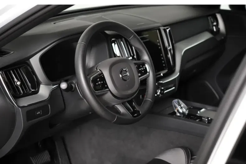 Volvo XC60 din 2023 cu 29.550 km - oferta VOL174481 - foto 9