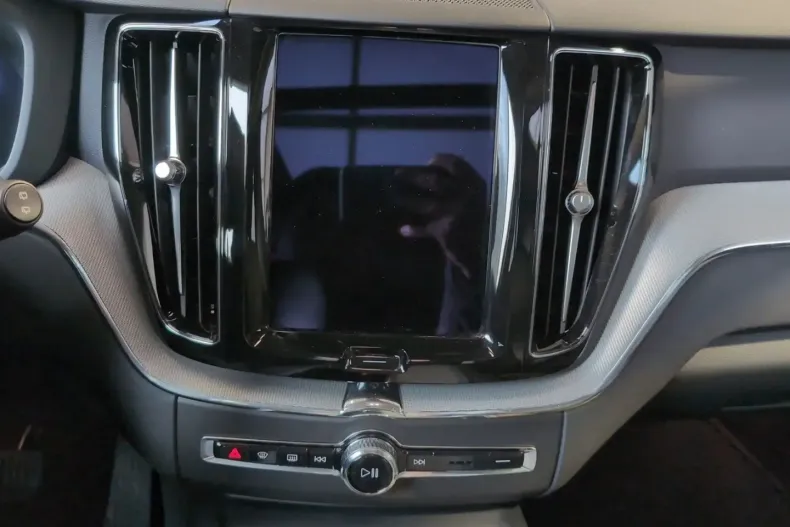 Volvo XC60 din 2023 cu 36.095 km - oferta VOL174484 - foto 7