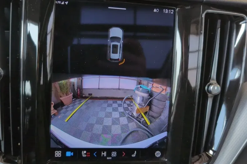 Volvo XC60 din 2023 cu 36.095 km - oferta VOL174484 - foto 8