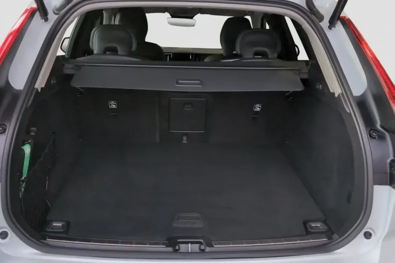 Volvo XC60 din 2023 cu 36.095 km - oferta VOL174484 - foto 14