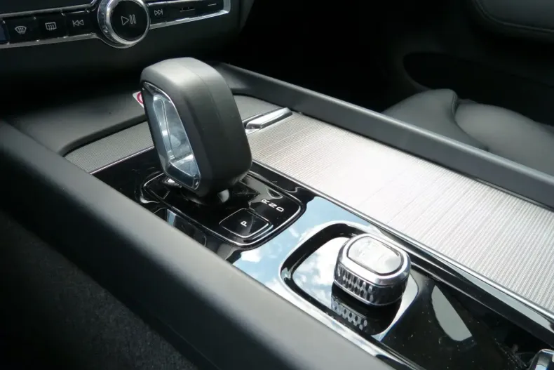 Volvo XC60 din 2024 cu 34.200 km - oferta VOL174496 - foto 7