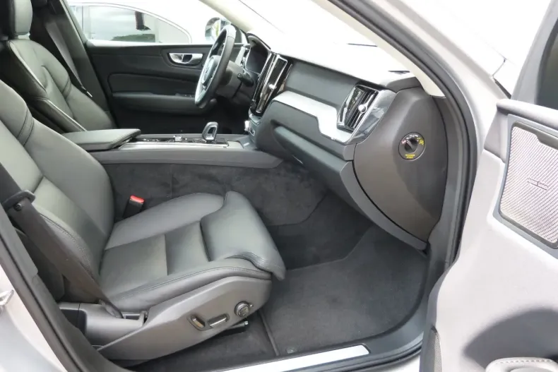 Volvo XC60 din 2024 cu 34.200 km - oferta VOL174496 - foto 10