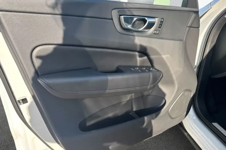 Volvo XC60 din 2024 cu 7.645 km - oferta VOL174501 - foto 15