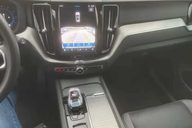 Volvo XC60 din 2024 cu 14.272 km - oferta VOL174504 - foto 11