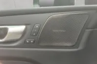 Volvo XC60 din 2024 cu 14.272 km - oferta VOL174504 - foto 12