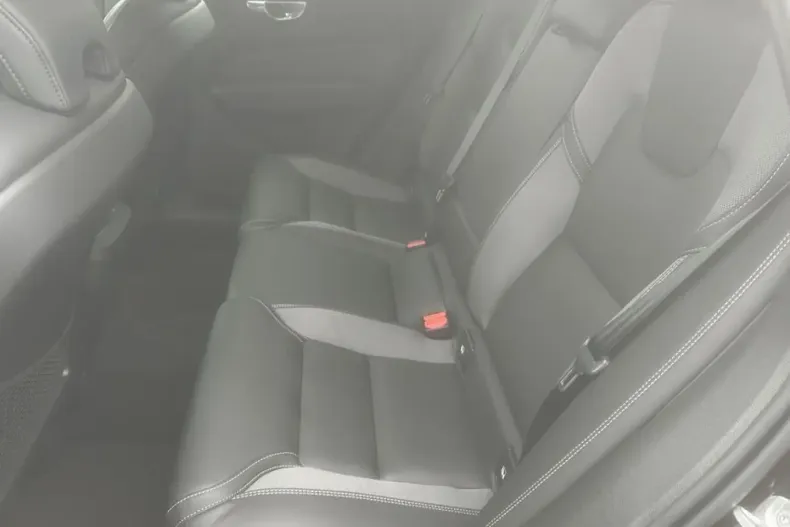 Volvo XC60 din 2024 cu 14.272 km - oferta VOL174504 - foto 13