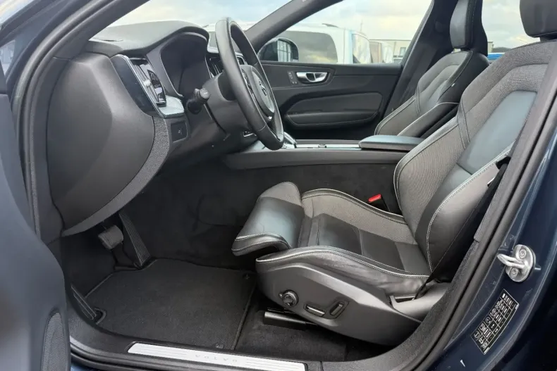 Volvo XC60 din 2023 cu 46.732 km - oferta VOL174507 - foto 12