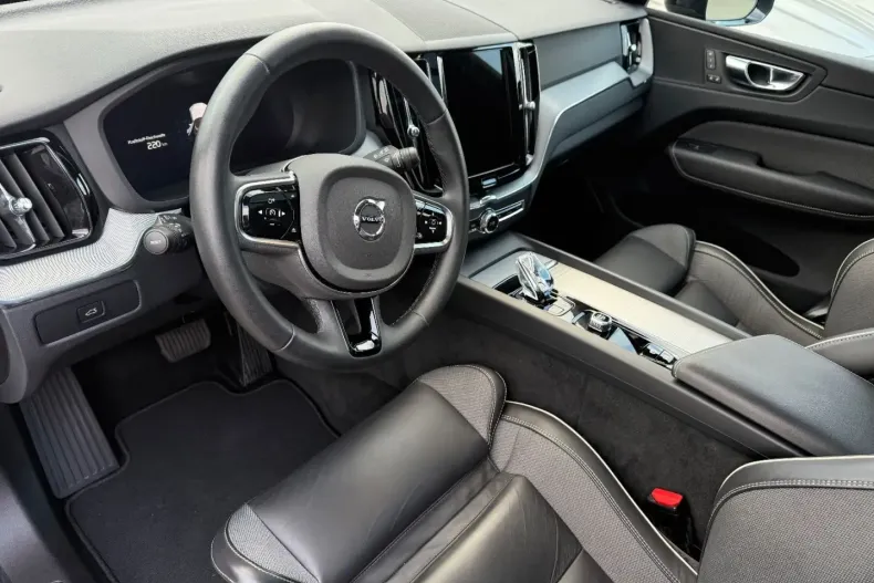 Volvo XC60 din 2023 cu 46.732 km - oferta VOL174507 - foto 19