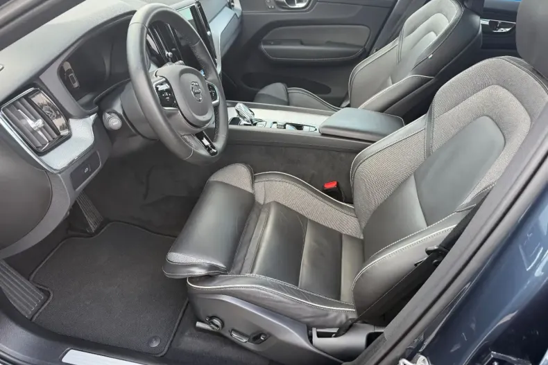 Volvo XC60 din 2023 cu 46.732 km - oferta VOL174507 - foto 23