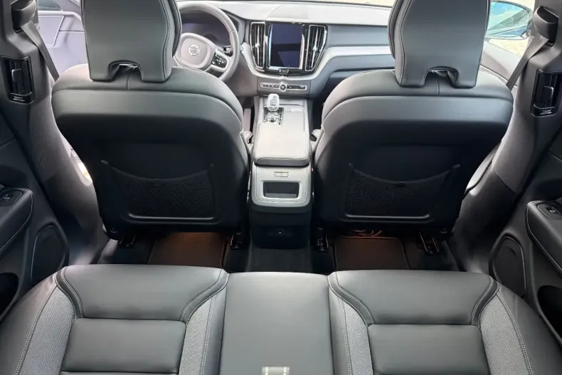 Volvo XC60 din 2023 cu 46.732 km - oferta VOL174507 - foto 24