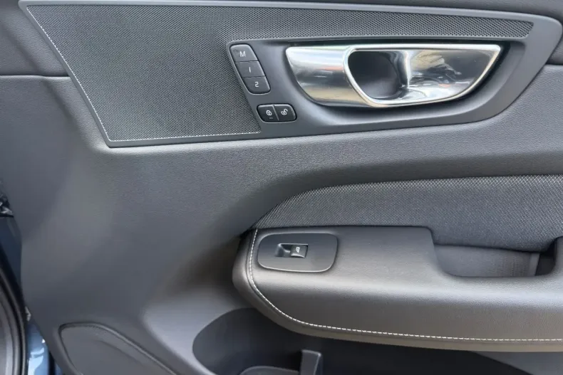 Volvo XC60 din 2023 cu 46.732 km - oferta VOL174507 - foto 29