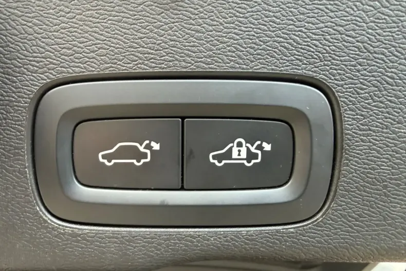 Volvo XC60 din 2023 cu 46.732 km - oferta VOL174507 - foto 32