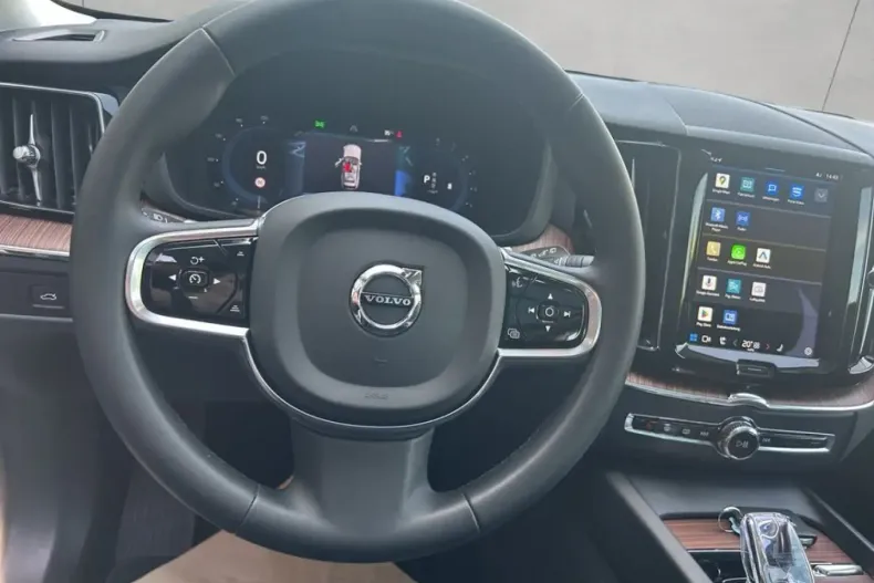 Volvo XC60 din 2024 cu 9.952 km - oferta VOL174508 - foto 10