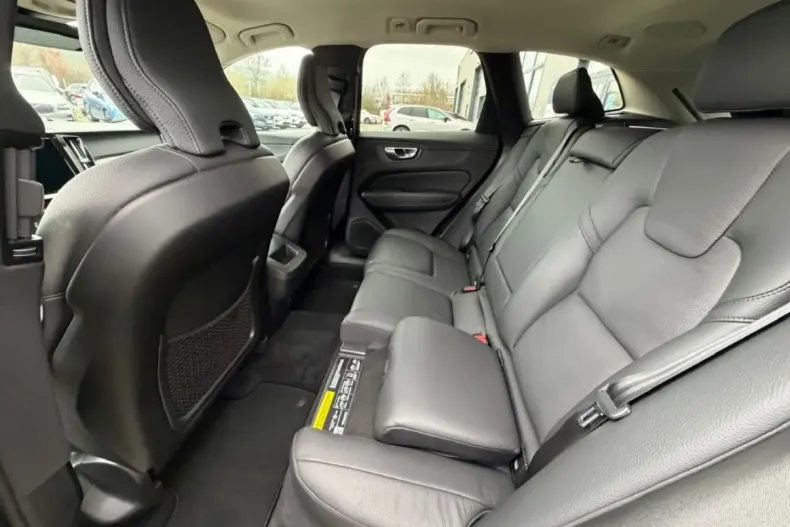 Volvo XC60 din 2023 cu 39.137 km - oferta VOL174509 - foto 7