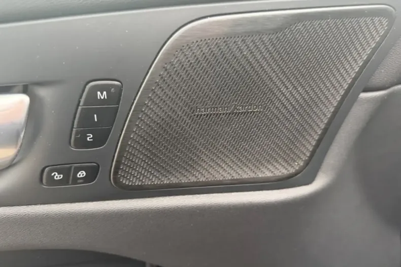 Volvo XC60 din 2023 cu 39.137 km - oferta VOL174509 - foto 12