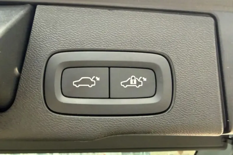 Volvo XC60 din 2023 cu 39.137 km - oferta VOL174509 - foto 15