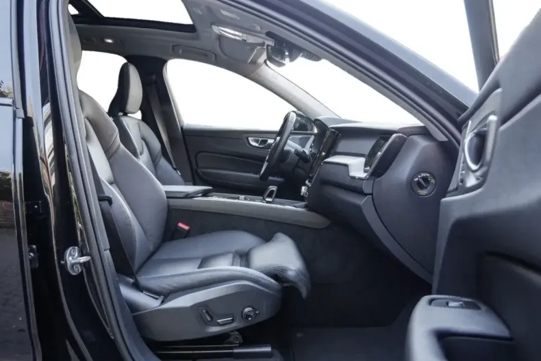 Volvo XC60 din 2023 cu 36.800 km - oferta VOL174510 - foto 5