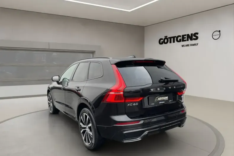 Volvo XC60 din 2023 cu 31.634 km - oferta VOL174519 - foto 3