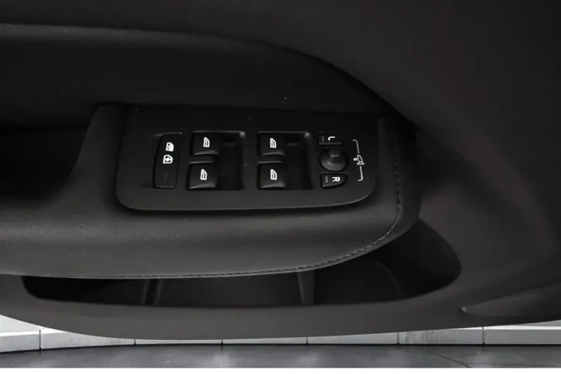 Volvo XC60 din 2023 cu 17.938 km - oferta VOL174520 - foto 18