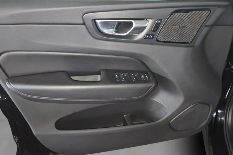 Volvo XC60 din 2023 cu 52.471 km - oferta VOL174521 - foto 13