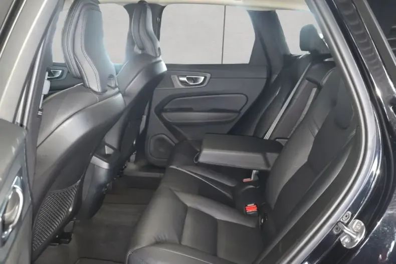 Volvo XC60 din 2023 cu 52.471 km - oferta VOL174521 - foto 14