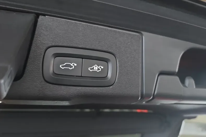 Volvo XC60 din 2023 cu 52.471 km - oferta VOL174521 - foto 18