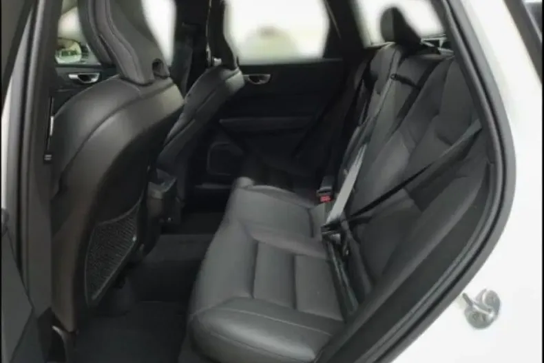 Volvo XC60 din 2023 cu 58.300 km - oferta VOL174522 - foto 6