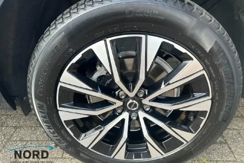 Volvo XC60 din 2022 cu 43.470 km - oferta VOL174524 - foto 5