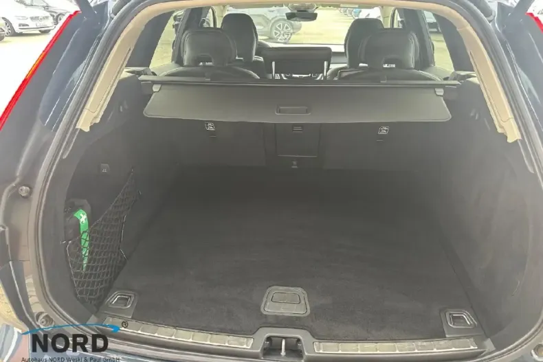 Volvo XC60 din 2022 cu 43.470 km - oferta VOL174524 - foto 6