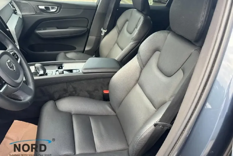 Volvo XC60 din 2022 cu 43.470 km - oferta VOL174524 - foto 12