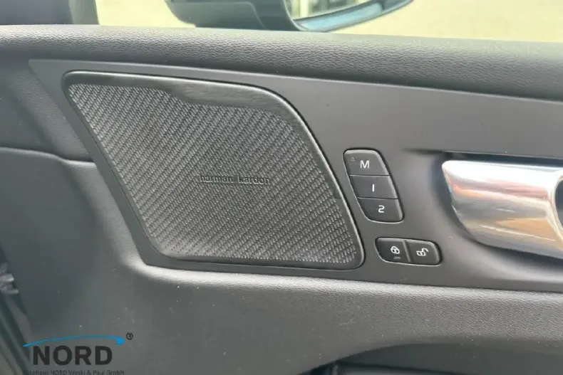 Volvo XC60 din 2022 cu 43.470 km - oferta VOL174524 - foto 13