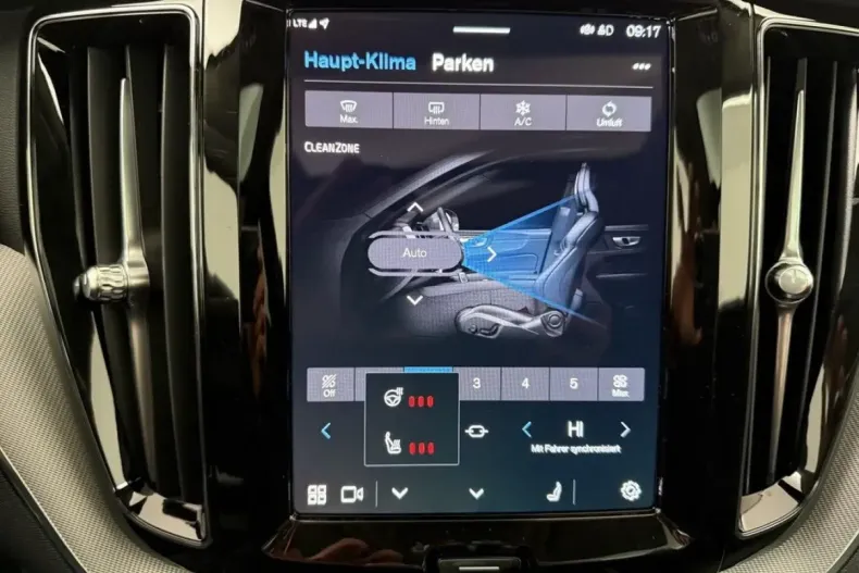 Volvo XC60 din 2023 cu 46.980 km - oferta VOL174525 - foto 10